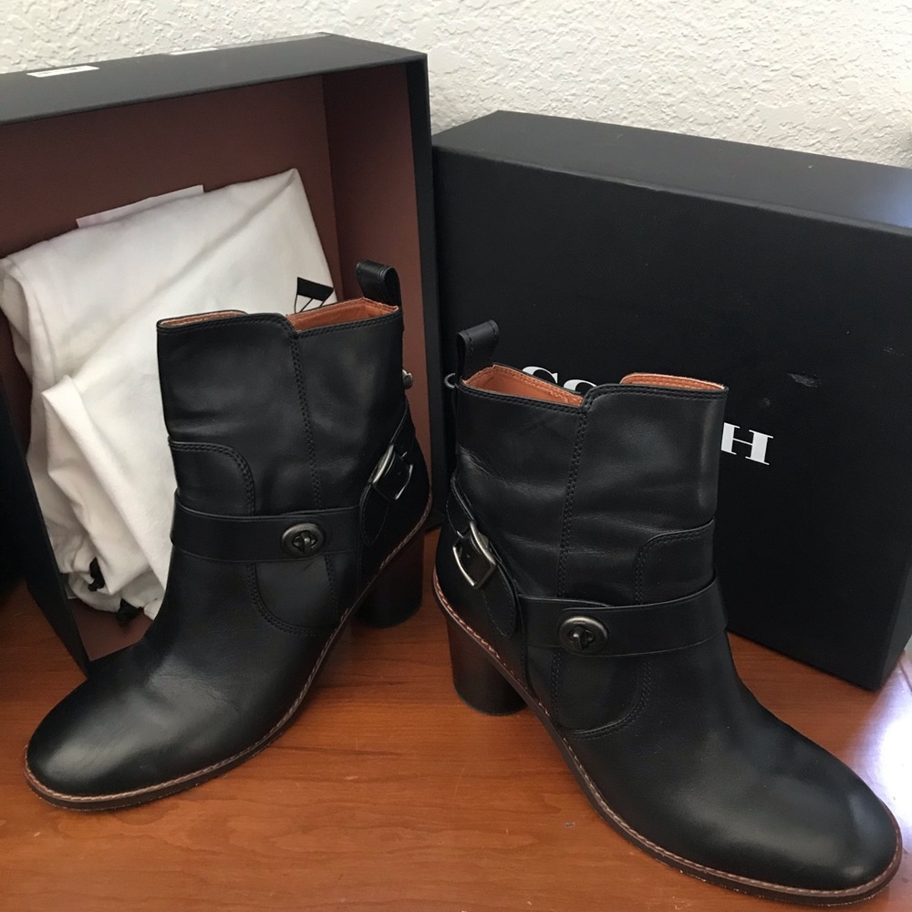 Coach Boots - Picture 3 of 8